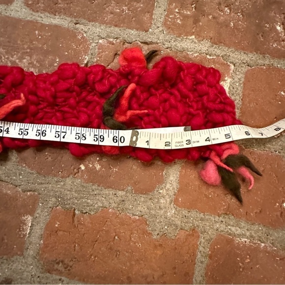 Handmade hand knit red extra long cozy scarf - Picture 15 of 16